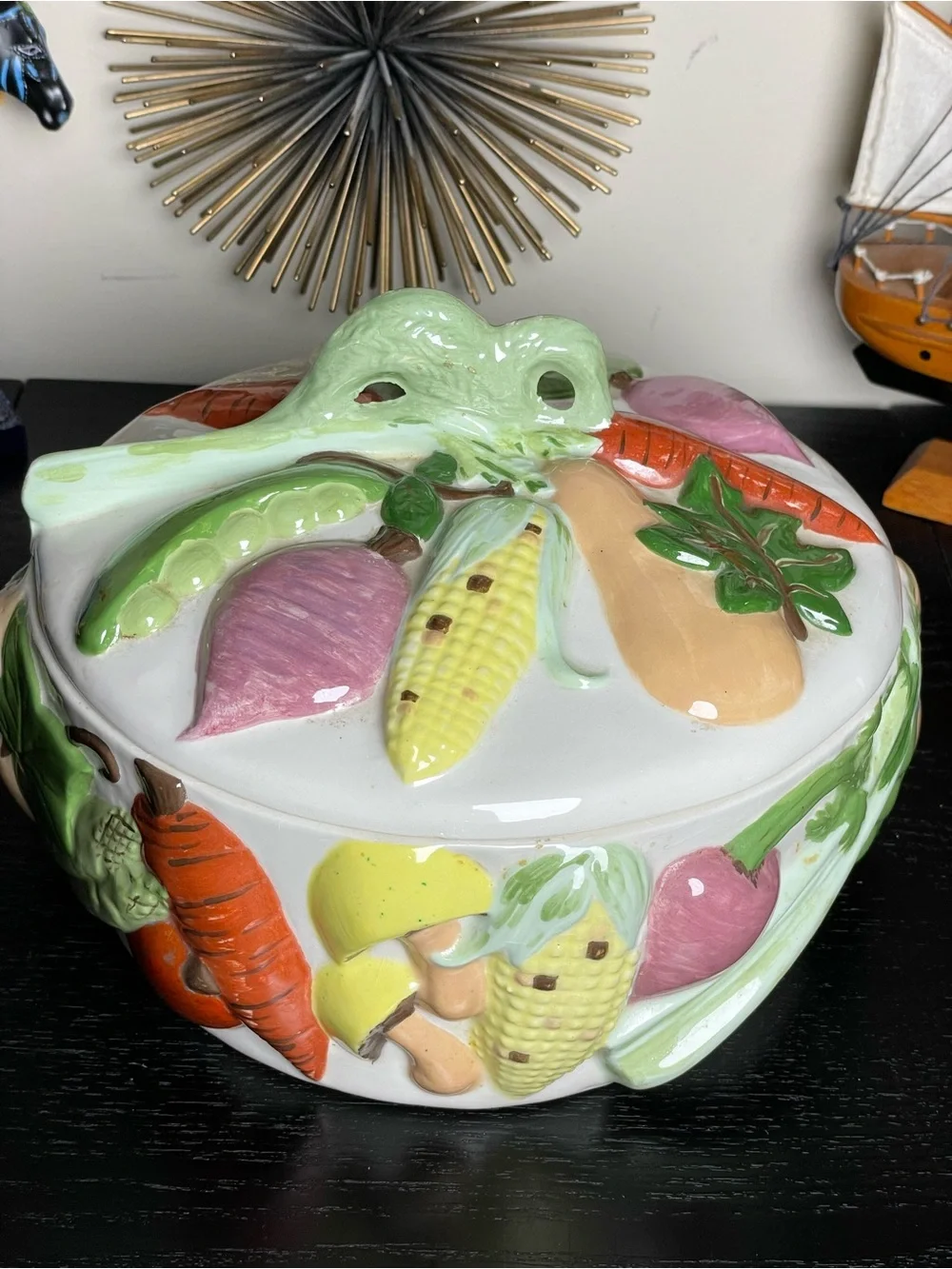 Vintage Colorful Ceramic Embossed Vegetable Designed Covered Dish with Lid